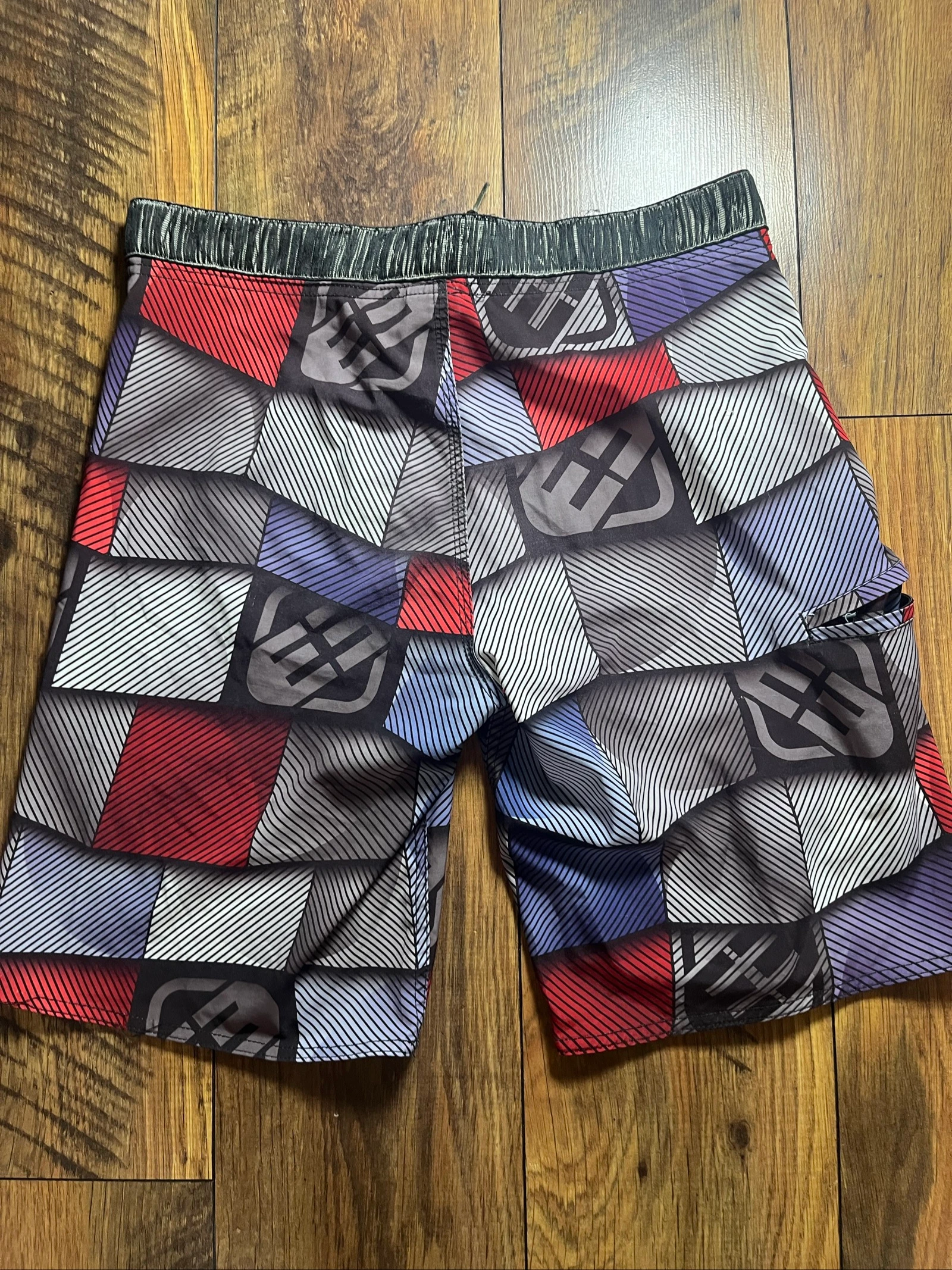 Patchwork Geometric Print Boardshort with Repeated Logo - Freegun - Size XS - good condition – photo 9